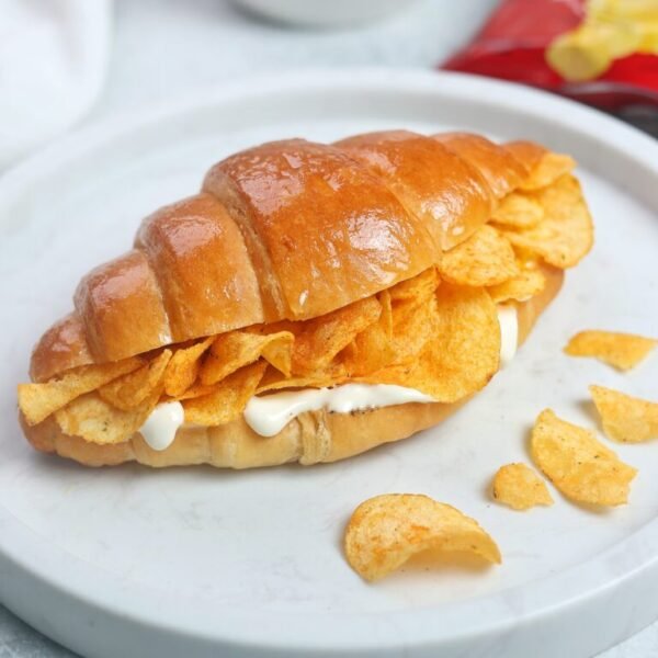 Croissant Cheese Oman Chips - Shahad Al Jazeera Bakery
